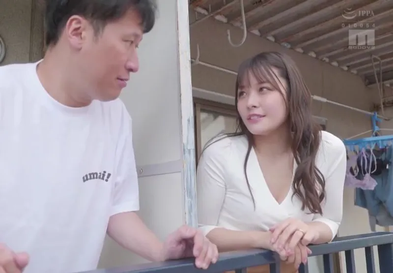 Anh trai số hưởng và em gái hàng xóm bị chồng yêu bỏ bê đang gửi tín hiệu cầu “chịch”